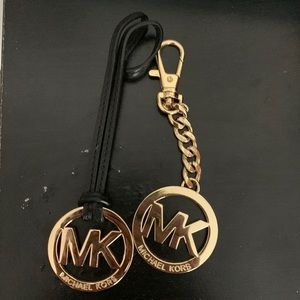 MICHAEL KORS KEYCHAINS/PURSE ACCESSORIES